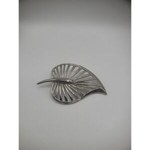 Vintage RNK Brooch Pin Silver Tone Leaf Ornate Womens Jewelry Costume